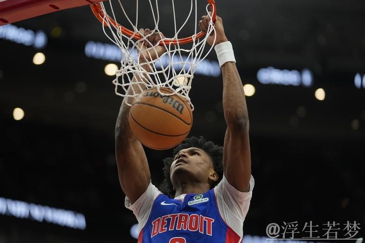 奥萨尔出战高效:9投5中,贡献12分6板1助2抢2帽 奥萨尔出战高效:9投5中,贡献12分6板1助2抢2帽